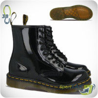 Ботинки женские DR. MARTENS 1460 BLACK LAMPER 38